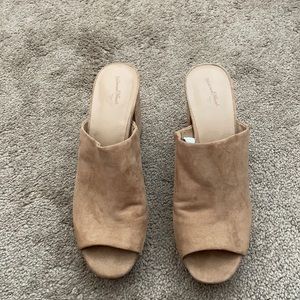 Cork heel sandal size 11